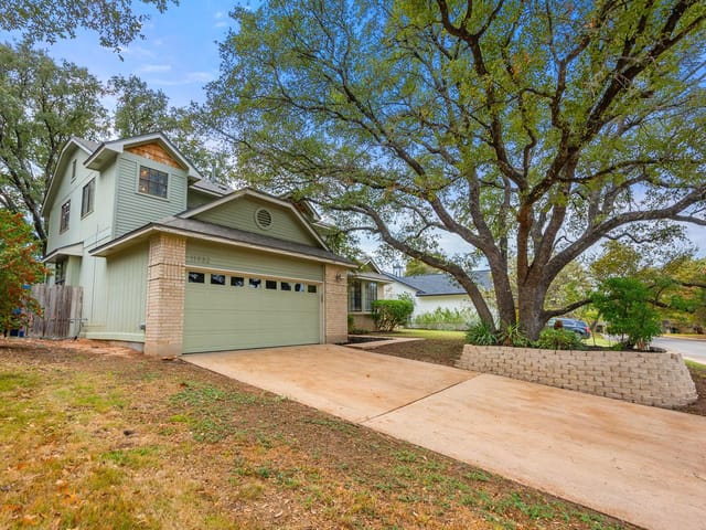 11932 Meadowfire Dr