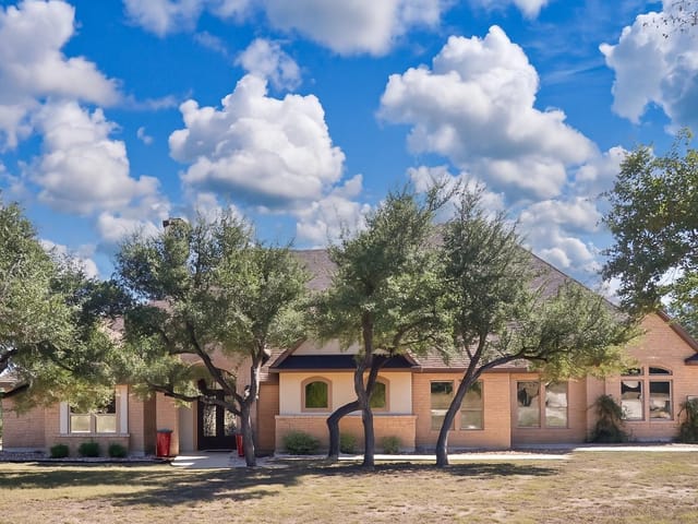 1194 Vaquero Way