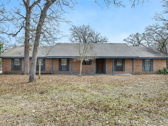 1196 Sherrill Ln
