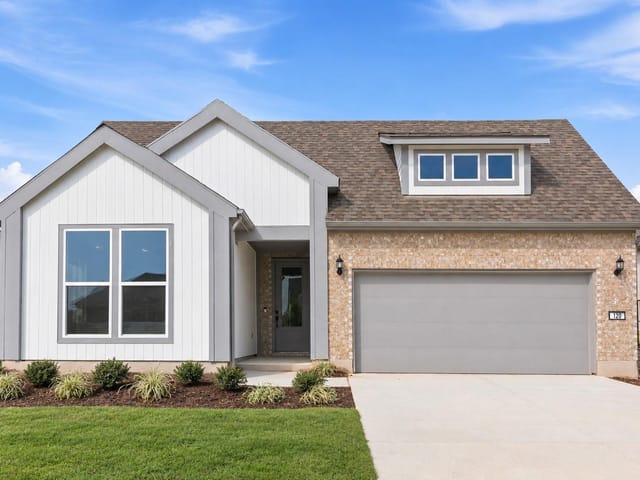 120 Centerfire LN