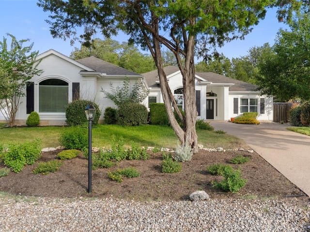 View 120 Copperleaf RD in Lakeway 120 Copperleaf RD - property photo 1 - Luxury home in Lakeway, Lakeway, TX