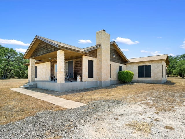 120 Craigen Rd