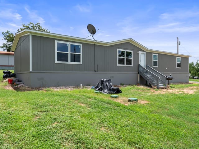 1200 Apache Dr