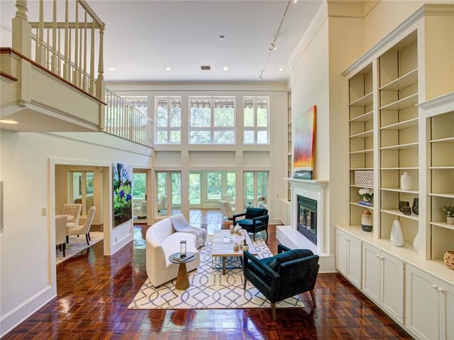 1200 Belmont PKWY