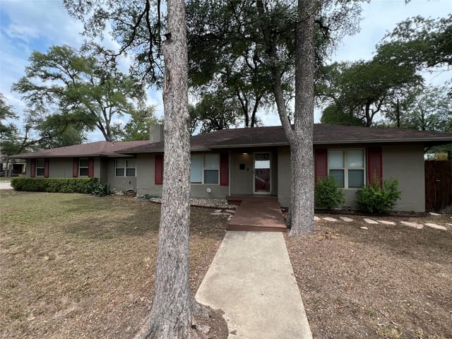 1200 Bentwood RD