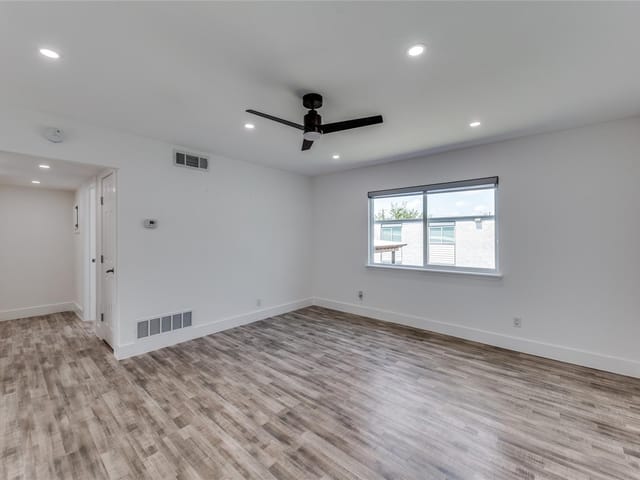 1200 E 52nd St Unit #208