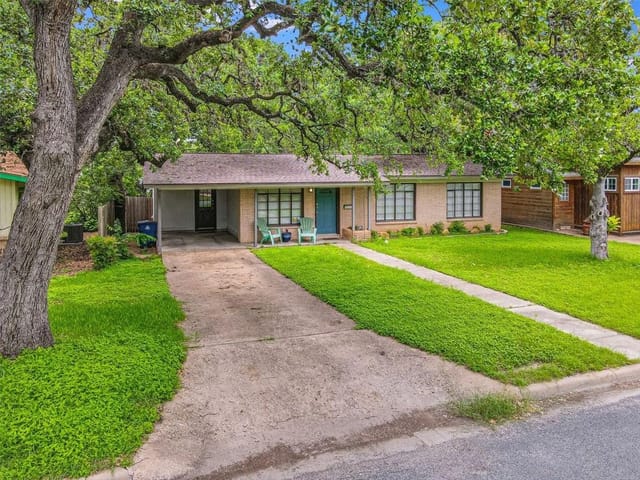 1200 Fieldcrest Dr