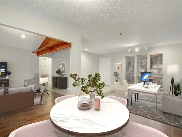 12000 Trianon Ln