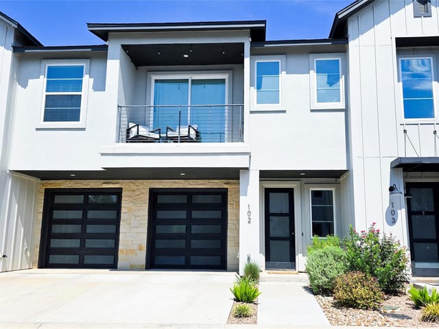 12001 Vista Parke DR Unit #102