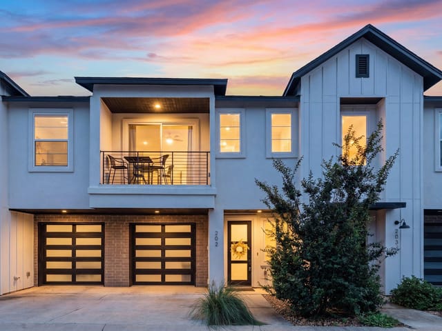 12001 Vista Parke DR Unit #202