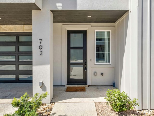 12001 Vista Parke DR Unit #702