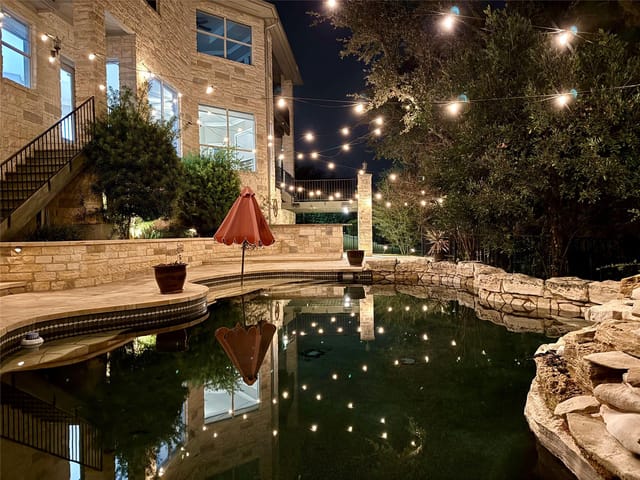 12004 Mira Mesa Dr