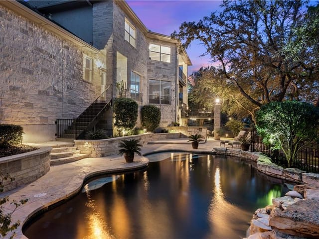 12004 Mira Mesa Dr