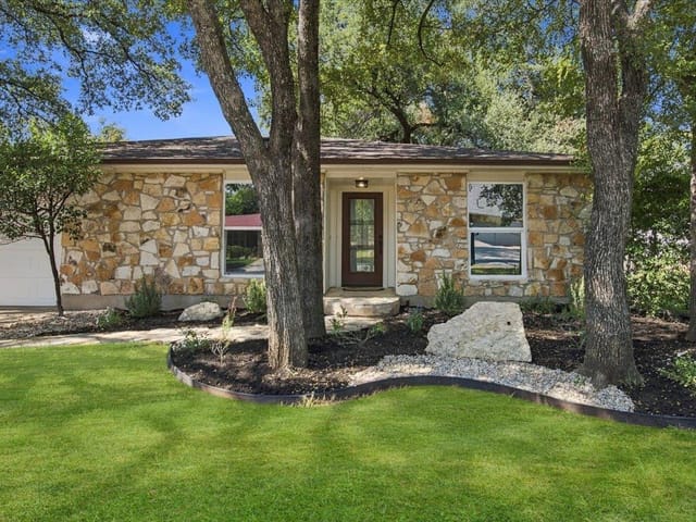 12006 Trianon LN