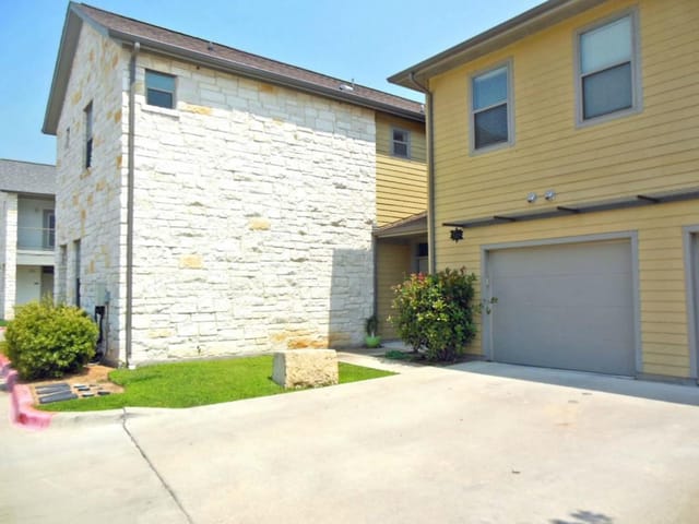 1201 Grove Blvd Unit #1402
