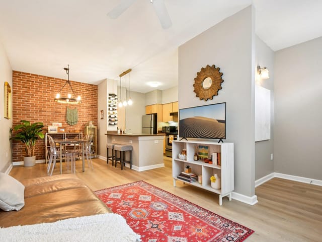 1201 Grove Blvd Unit #1604