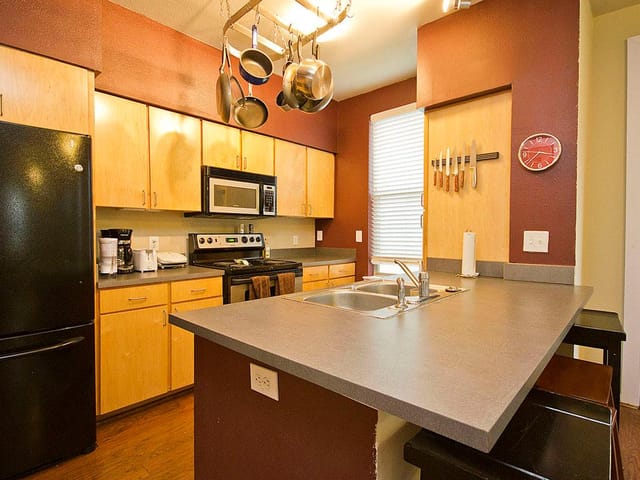 1201 Grove Blvd Unit #1901