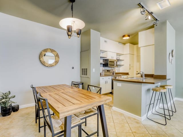 1201 Grove BLVD Unit #502