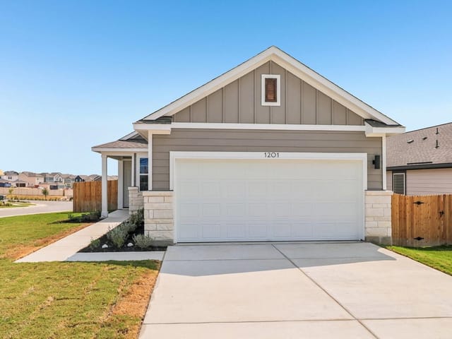 1201 Lavender WAY