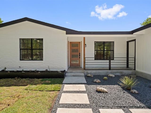 1201 Sahara Ave