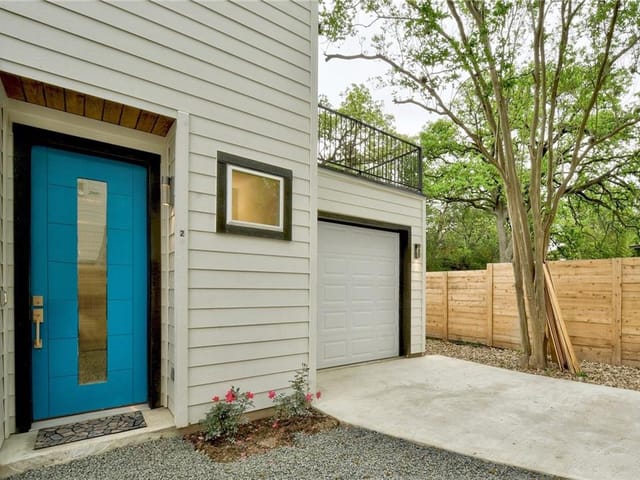 1201 Summit St Unit #2