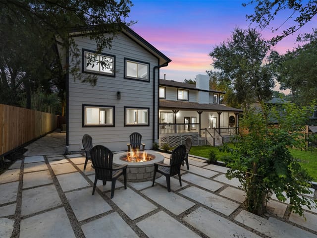 1202 ARRONIMINK CIR
