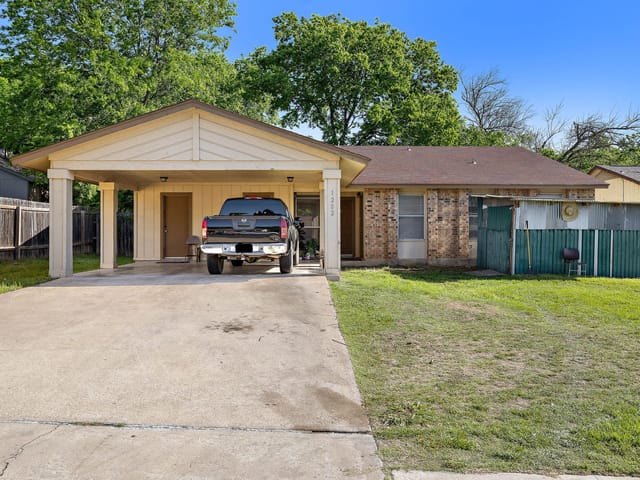 1202 Dobie Dr