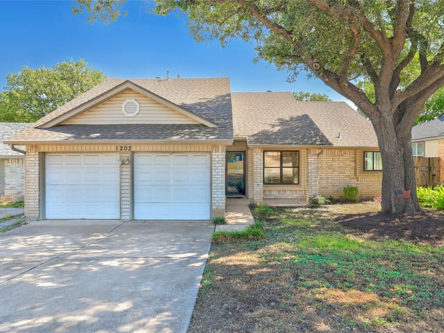 1202 Ivybridge DR