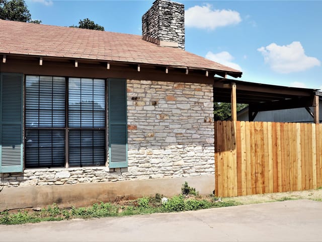 1202 Leander RD Unit #A & B