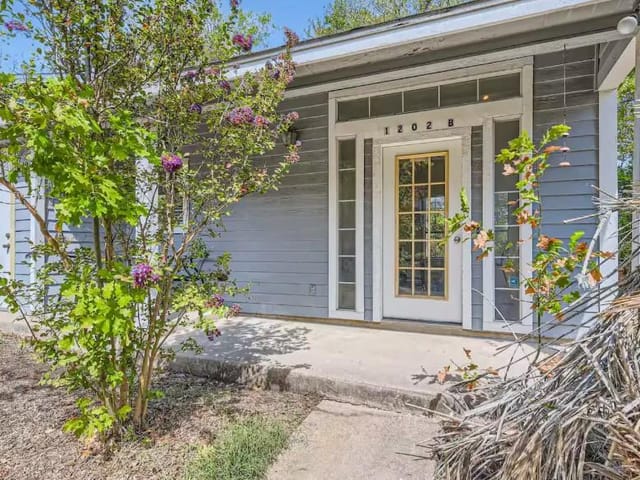 1202 Loma Unit #A