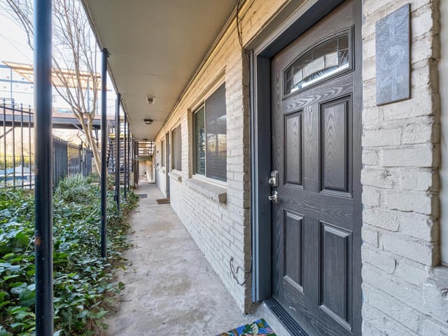 1202 Newning Ave Unit #104