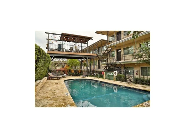 1202 Newning Ave Unit #105