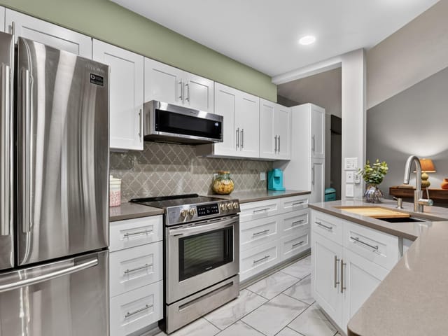 1202 Thorpe LN Unit #406D