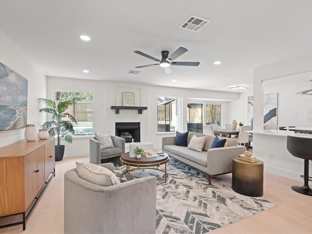 12026 Lincolnshire DR