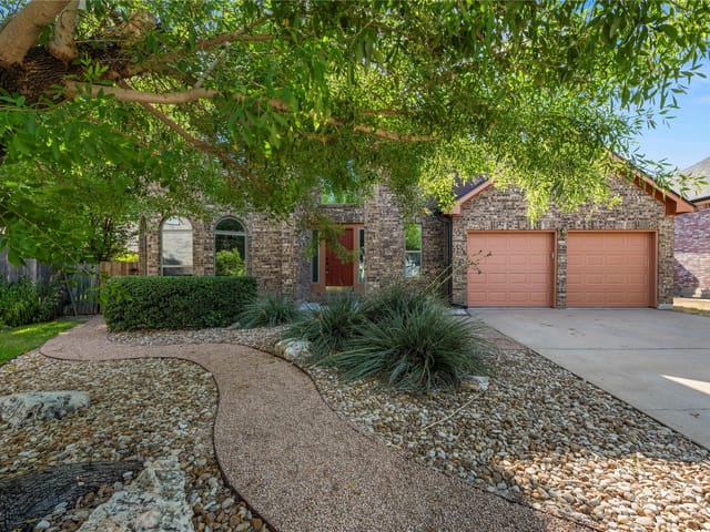 1203 Bobwhite CT