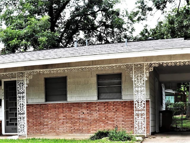 1203 Edgewood Ave