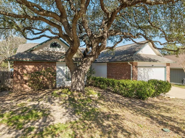 12037 Lincolnshire Dr