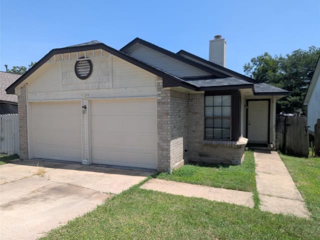 1204 Greenbriar Loop