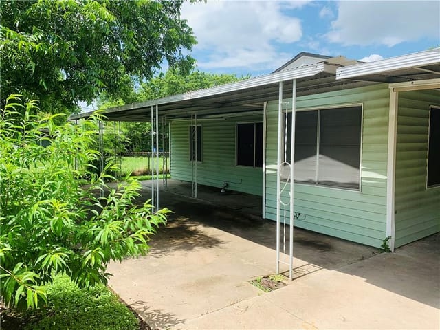 1204 Vargas Rd