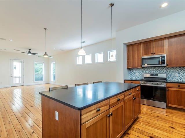 1205 Kinney Ave Unit #1205J
