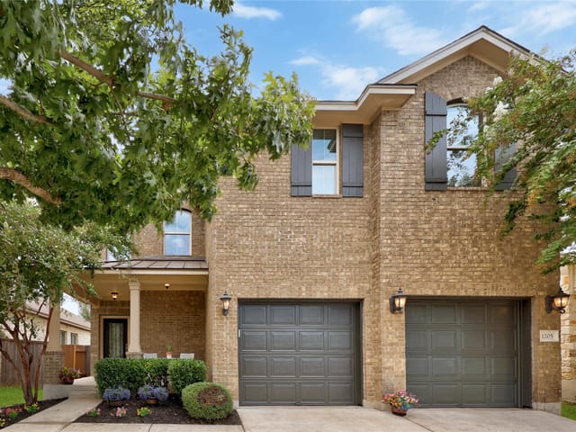 1205 Rock Mill LN