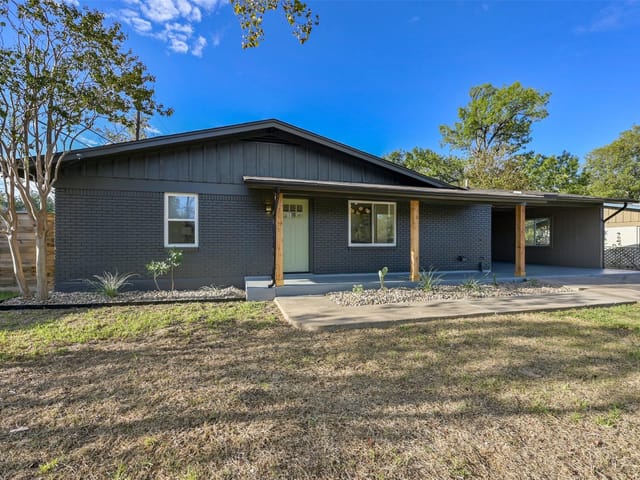 1205 Sahara Ave