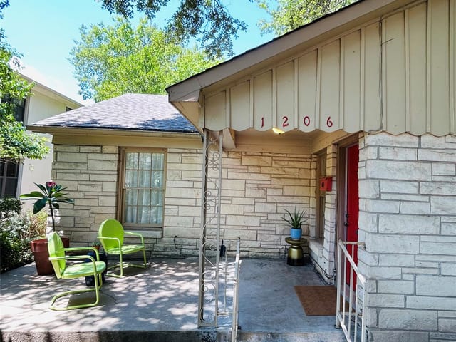1206 Marshall LN