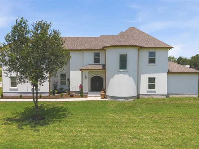 1206 Walter Hoffman RD