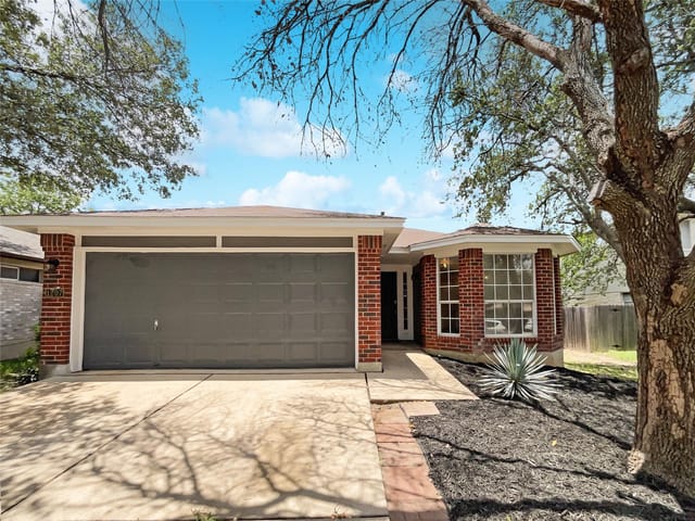 1207 Brashear Ln