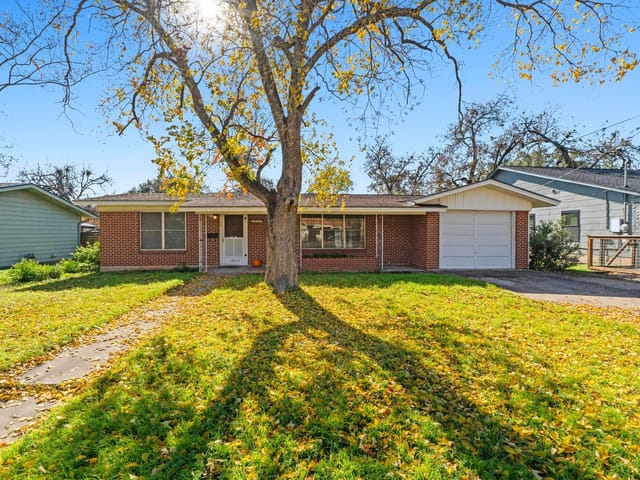 1207 Dwyce DR