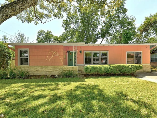 1207 Larkwood Dr