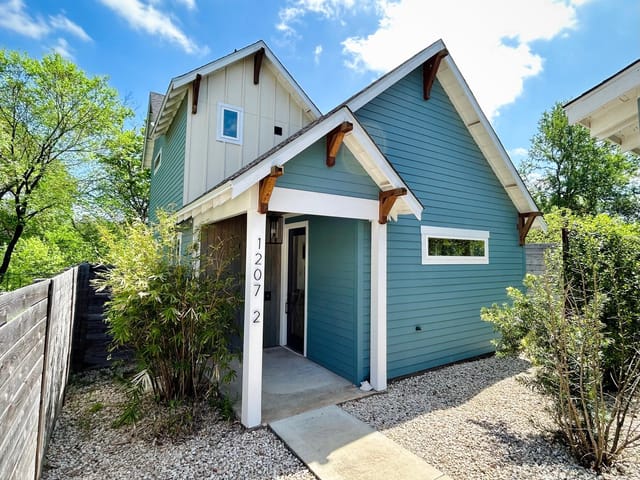 1207 Luna St Unit #2
