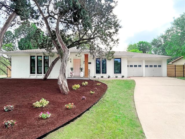1207 Radam Cir