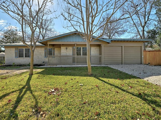 1207 Sahara Ave